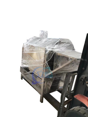 2.2KW Durable Fish Scale Remover Machine , Anti Corrosion Fish Descaling Equipment